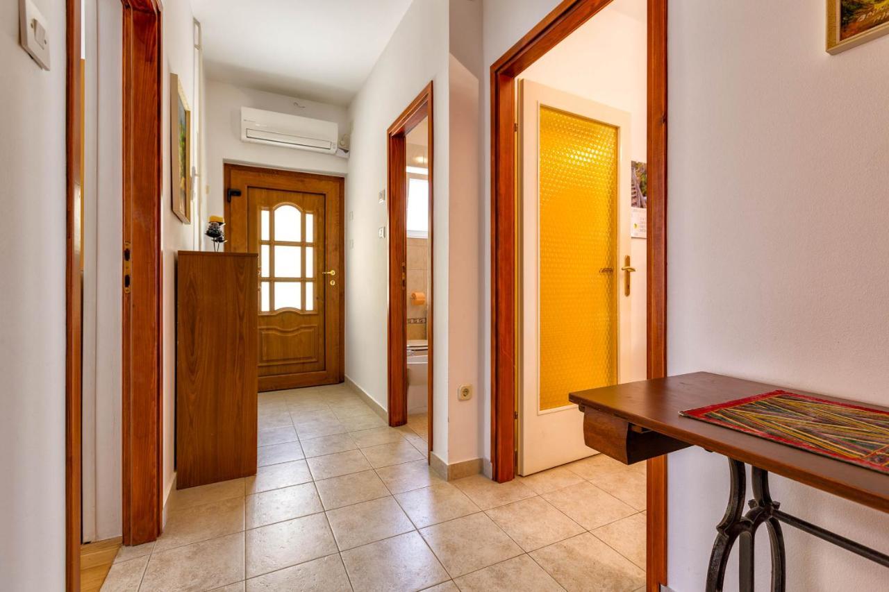Apartments Margarita Mali Losinj Exterior photo