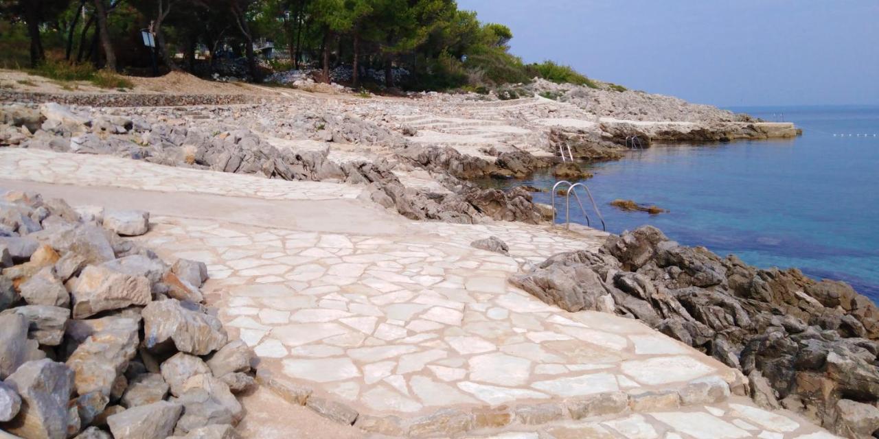 Apartments Margarita Mali Losinj Exterior photo